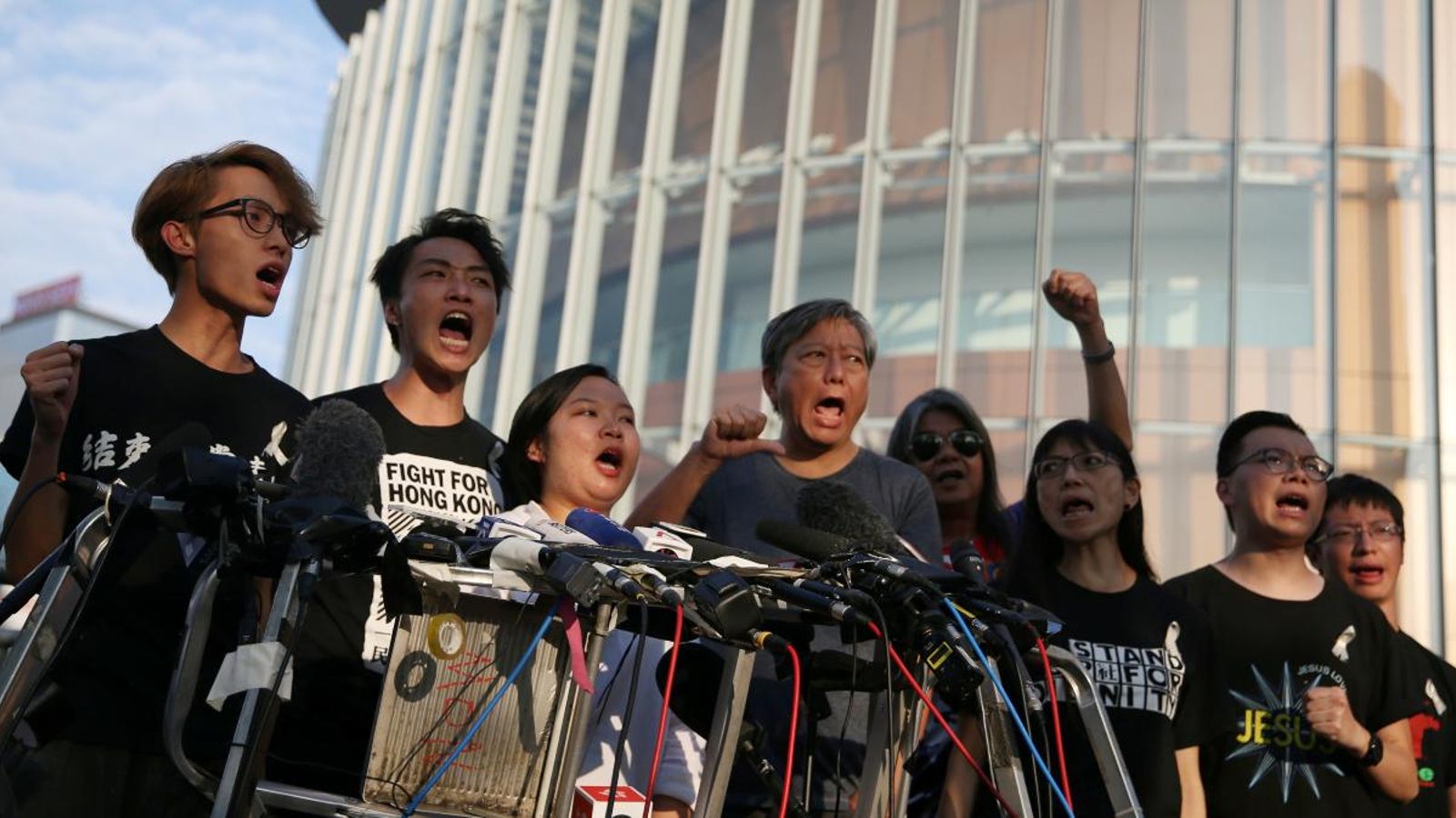 Les mobilitzacions ciutadanes a Hong Kong paralitzen la llei d\'extradició del país