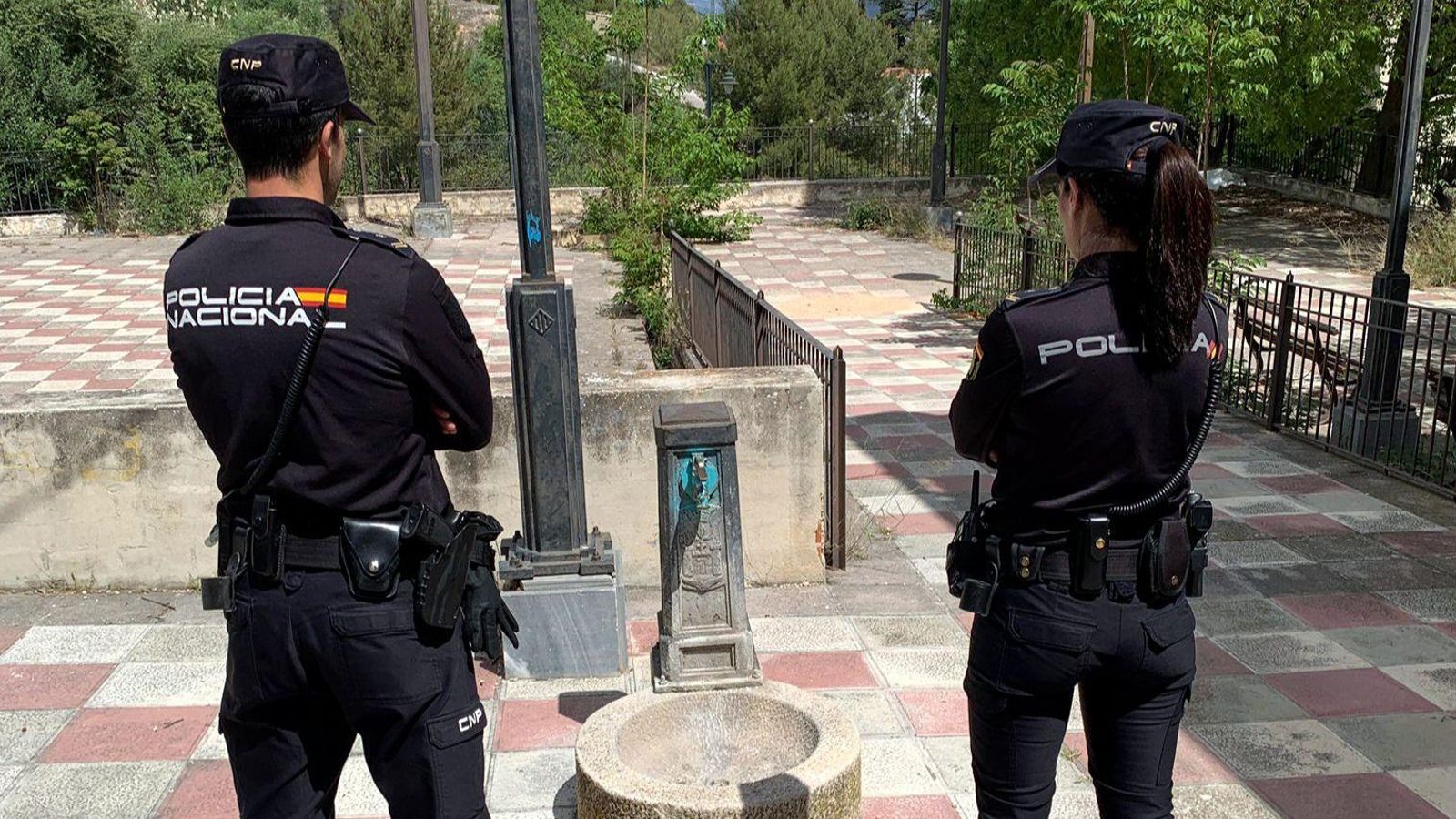 Imatge de la font furtada en un parc d'Alcoi