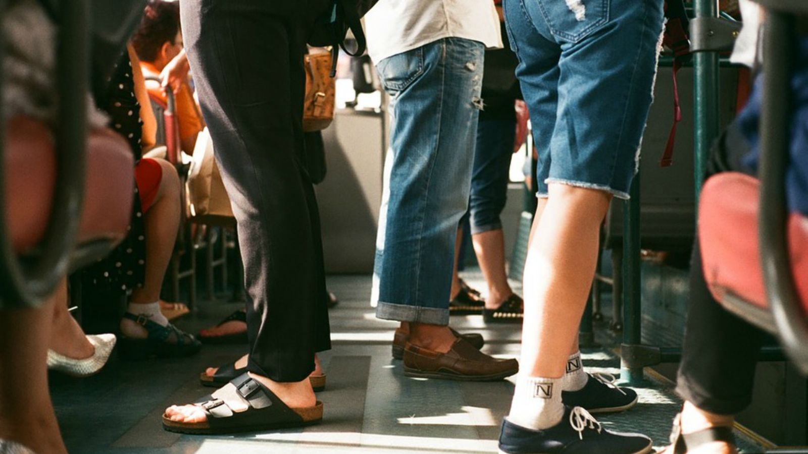 Usuaris i usuàries del transport públic.