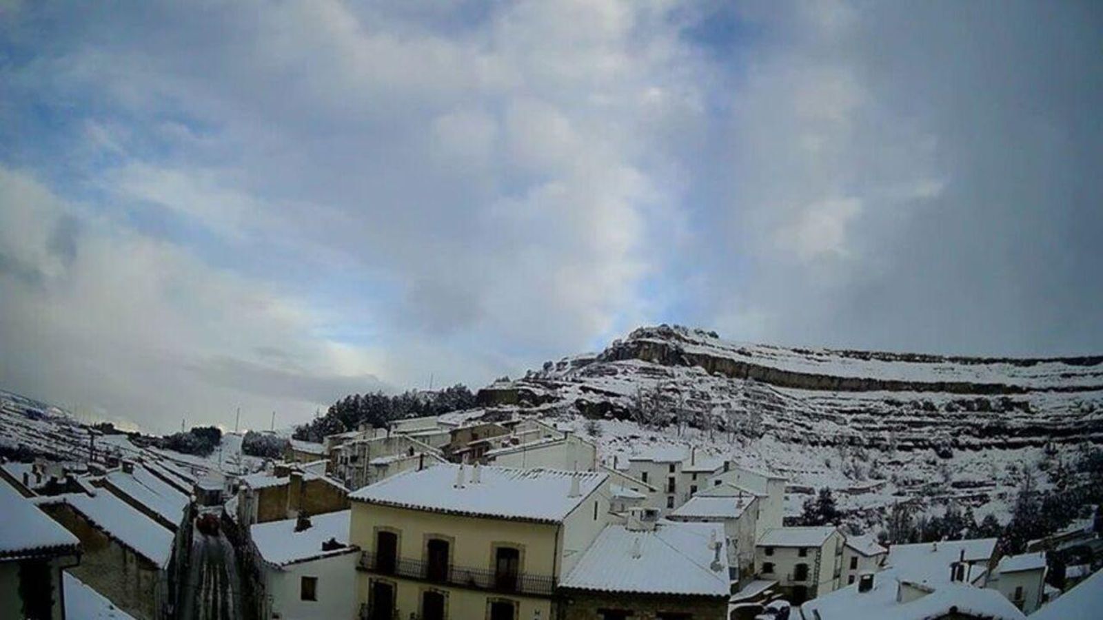 El diumenge vindrà marcat per la baixada de les temperatures i els forts vents