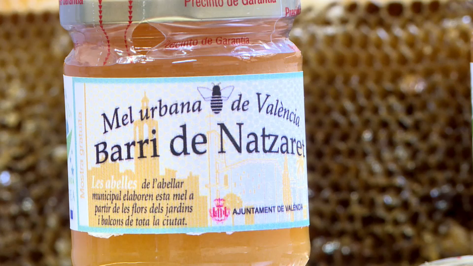 Color de la mel urbana que s'obté al barri de Natzaret