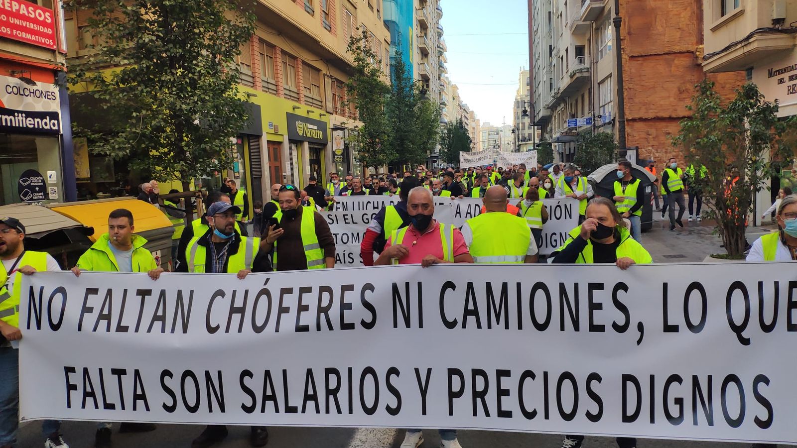 Els transportistes es manifesten al centre de la ciutat de València