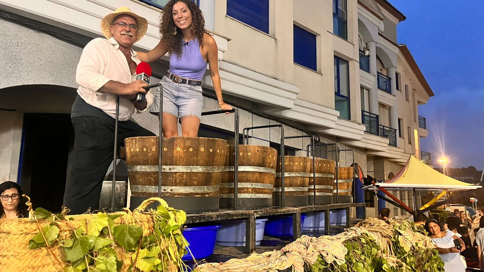 La 'festareportera' Claudia Argent ha visitat la festa de l'inici de Verema a Teulada