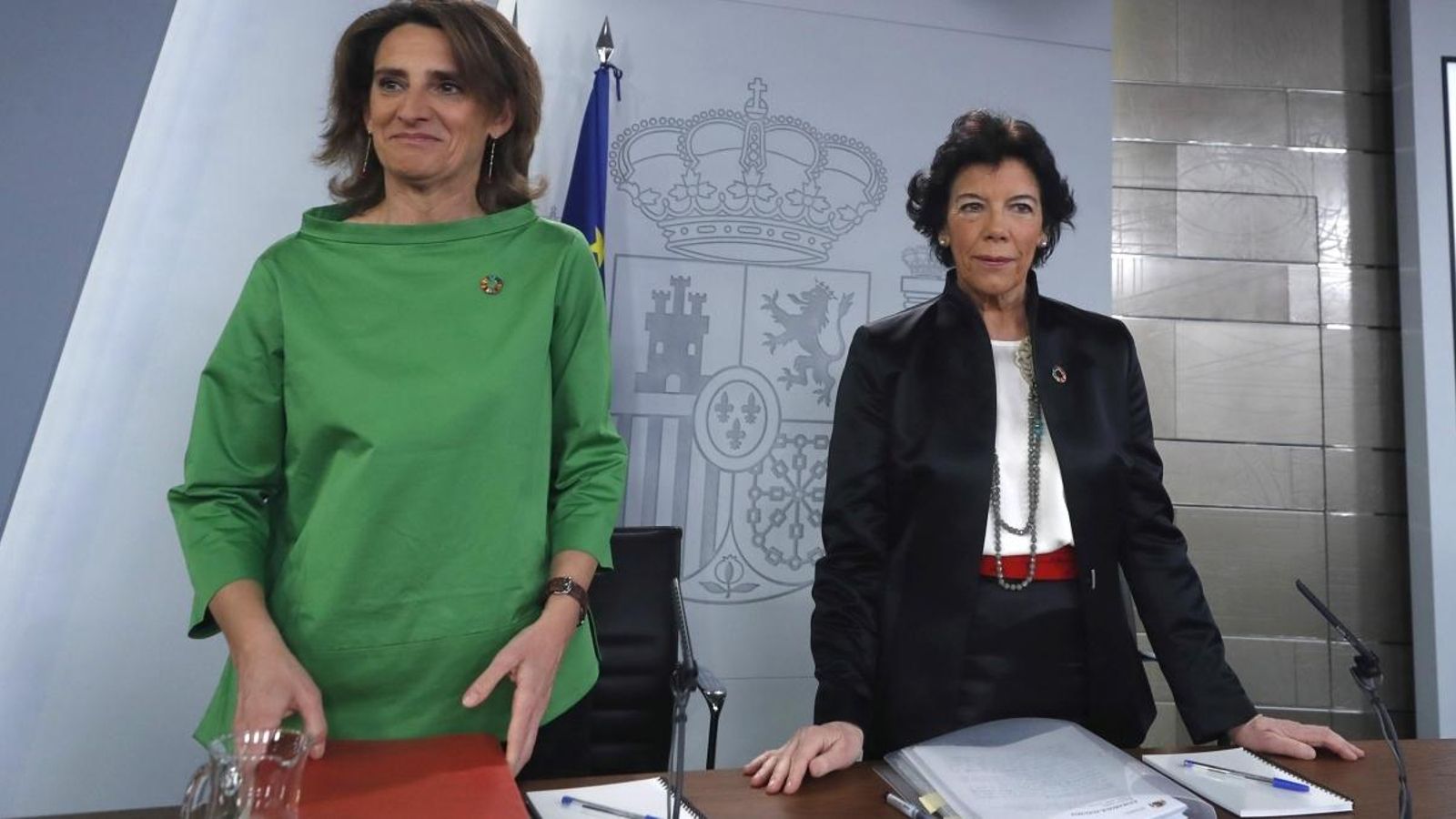 La ministra per a la Transició Ecològica, Teresa Ribera, i la ministra d’Educació i portaveu del govern, Isabel Celaá