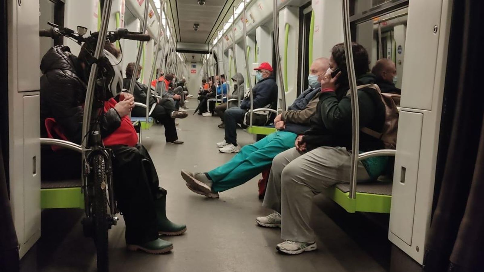 Imatge dels viatgers i viatgeres atrapades