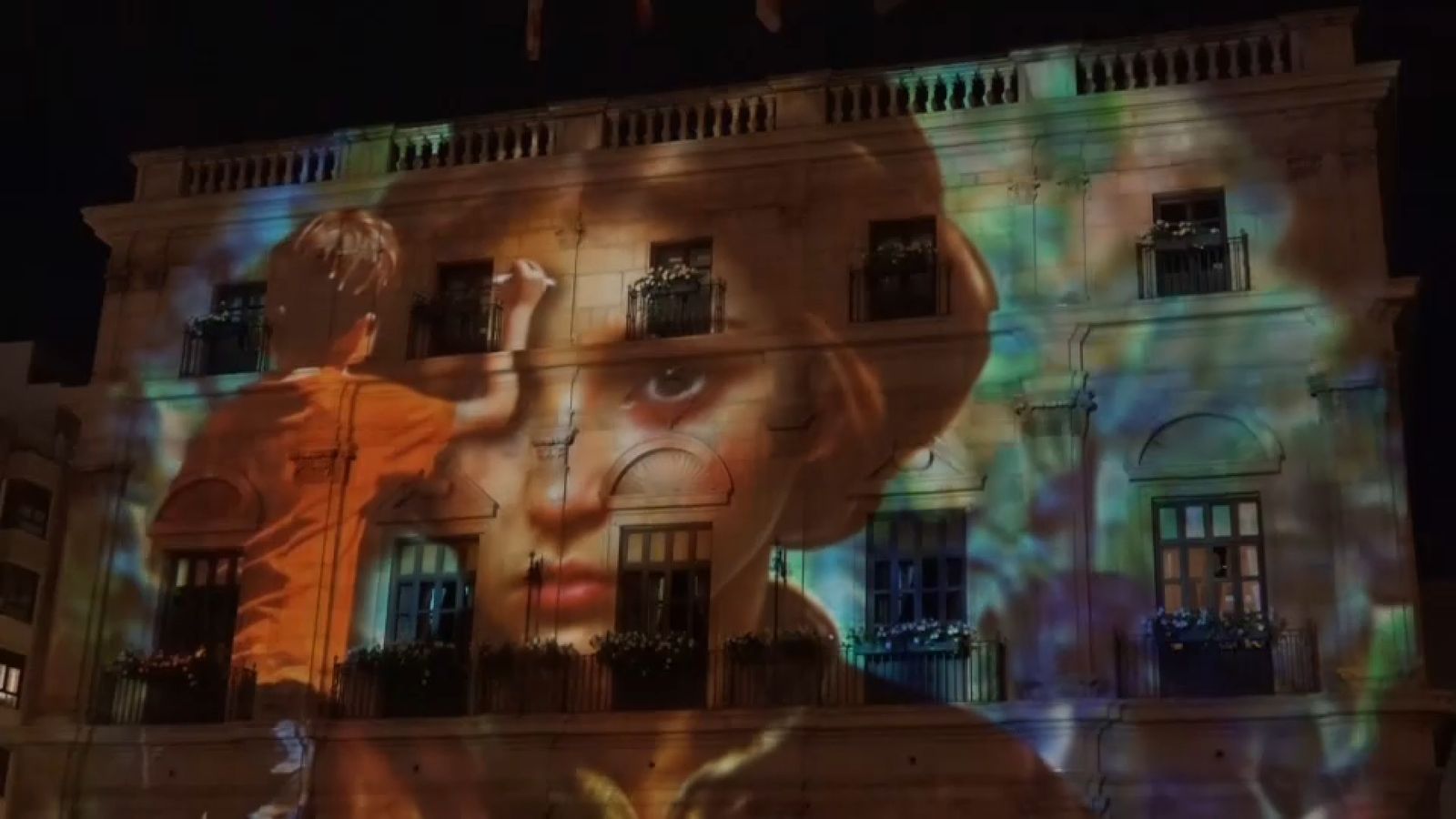 Videomapatge per l'Any Porcar a la plaça Major de Castelló de la Plana