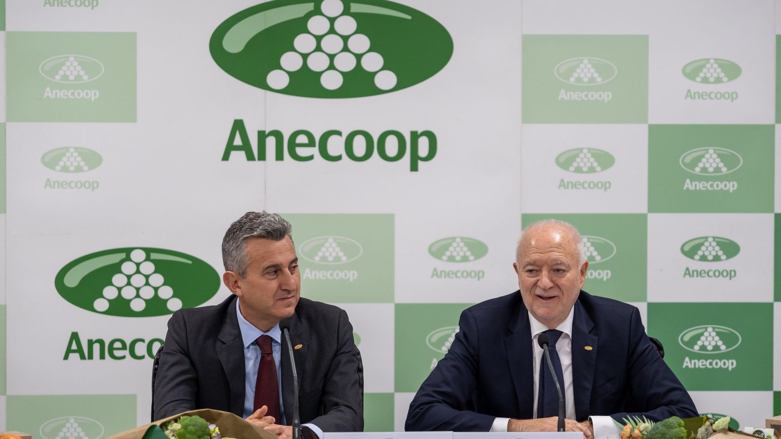 El director general d'Anecoop, Joan Mir, en la presentació de resultats de la campanya 2023-2024 a Algemesí