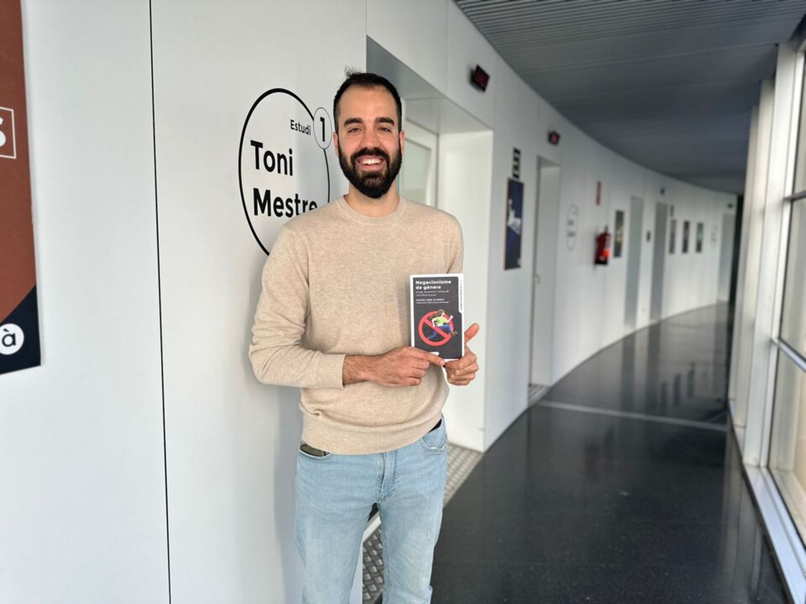 01.03.2024 | El sociòleg d'Algemesí Alexis Lara presenta 'Negacionisme de gènere. Auge, expansió i mites de l'antifeminisme'