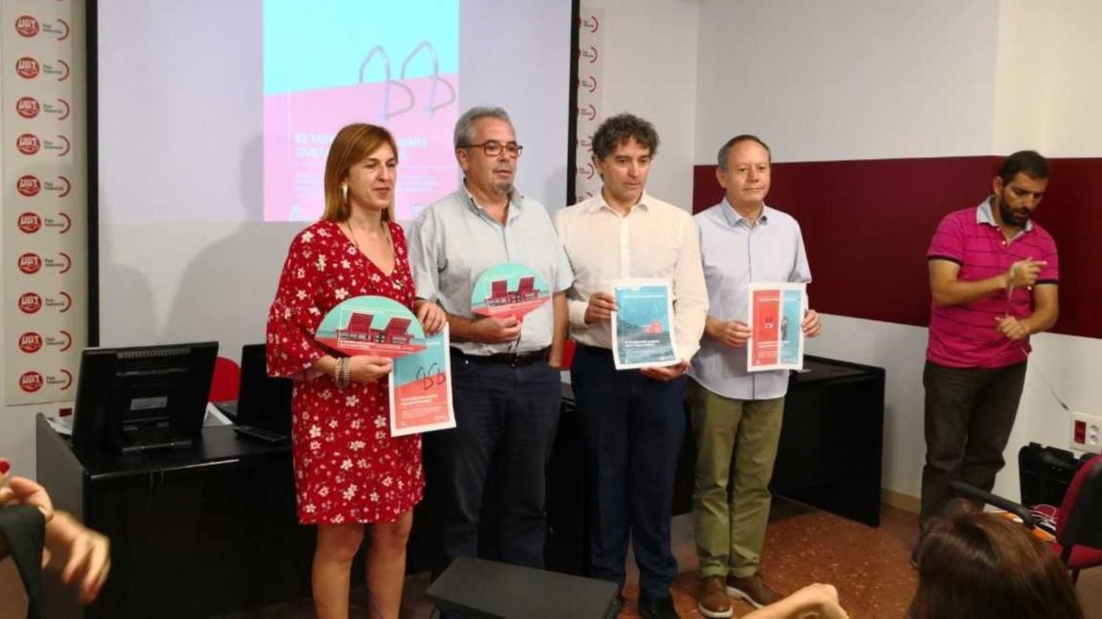 La campanya presentada hui contra la precarietat laboral del sector vol posar en valor estos professionals, que són una part fonamental d'un turisme de qualitat.