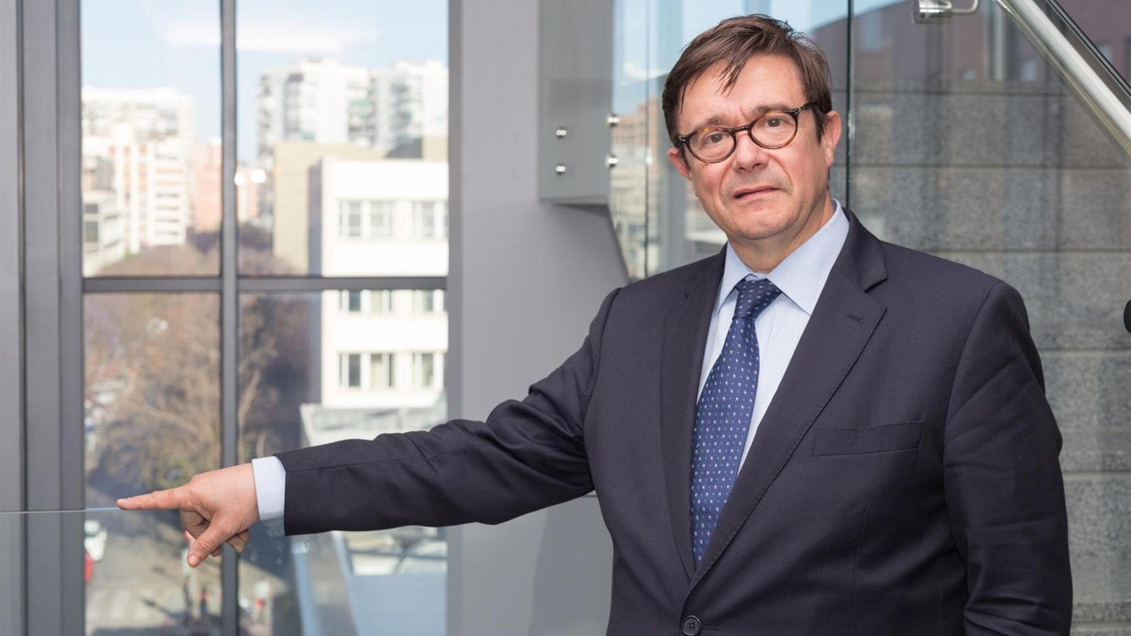 L'oncòleg valencià Andrés Cervantes acaba de ser elegit president de la Societat Europea d'Oncologia Mèdica