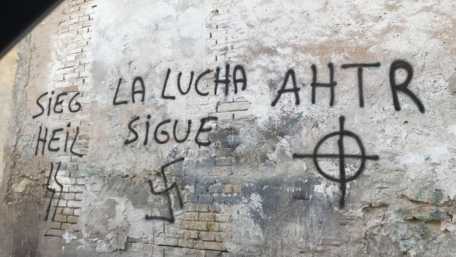 Alguns dels grafitis nazis a Carcaixent Alguns dels grafitis nazis a Carcaixent