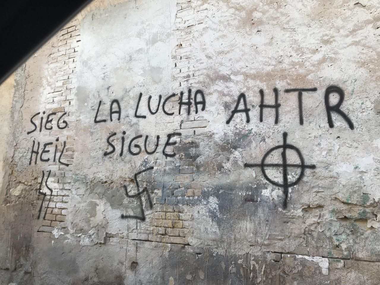 Alguns dels grafitis nazis a Carcaixent Alguns dels grafitis nazis a Carcaixent