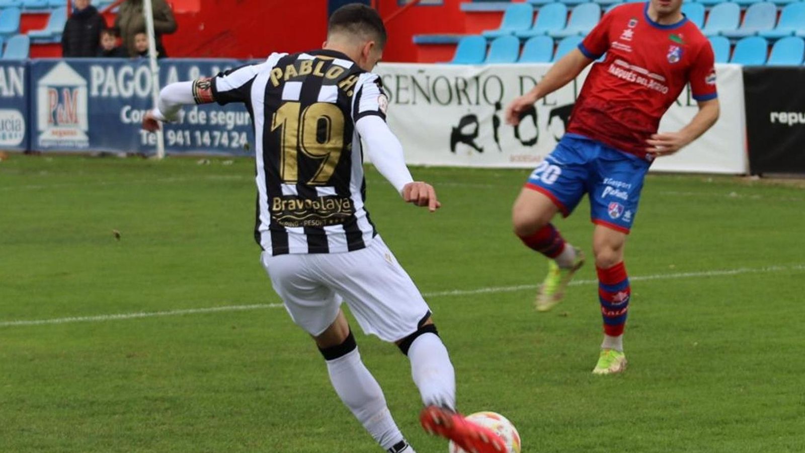 Pablo Hernández ha fet el centre que després ha acabat en gol anul·lat de Giorgi