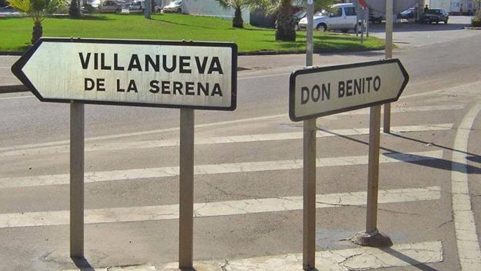 Senyals indicatives cap a Villanueva i Don Benito, a Extremadura Senyals indicatives cap a Villanueva i Don Benito, a Extremadura