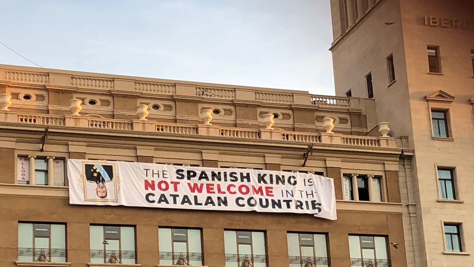 Barcelona s’ompli de pancartes en l’aniversari del 17A