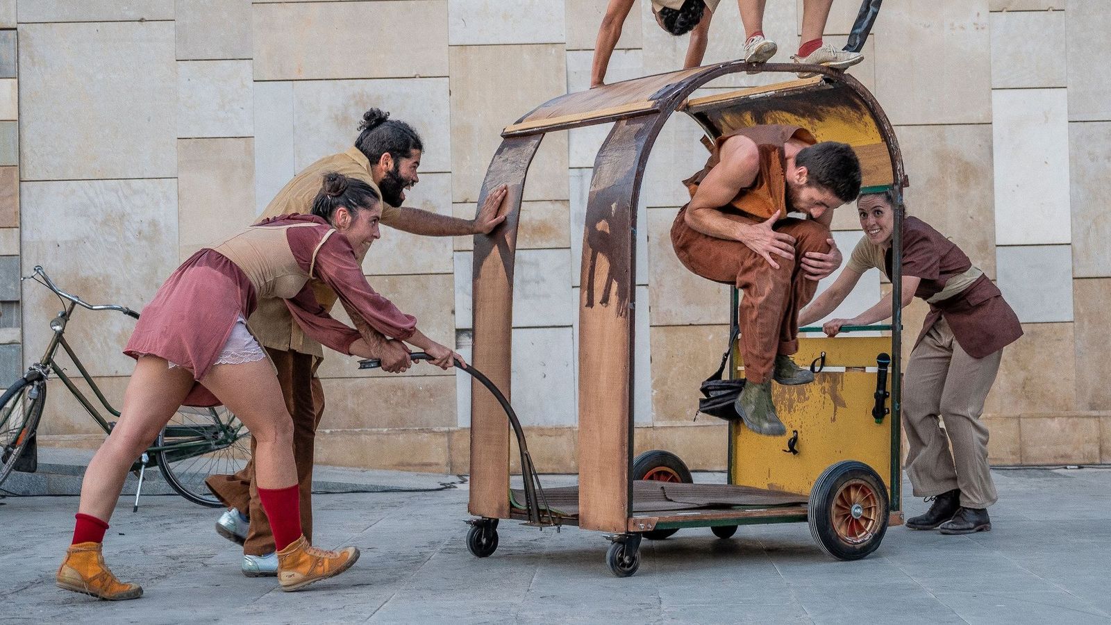 Els actors de 'La banda' en la representació de Sagunt aquest diumenge