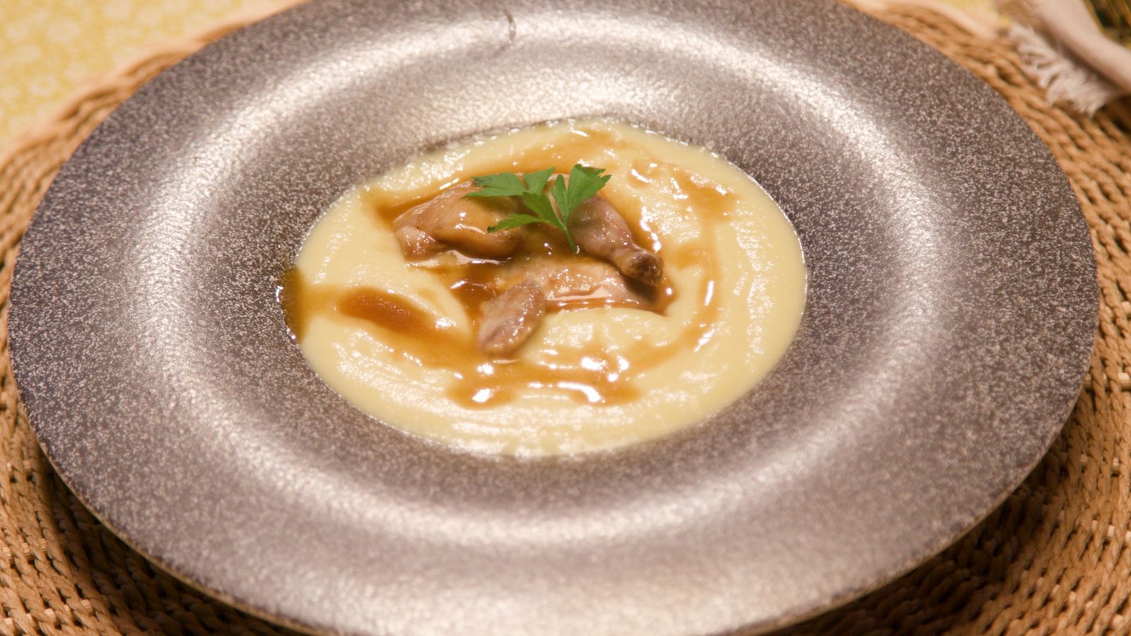 Crema d'espàrrecs amb guatla