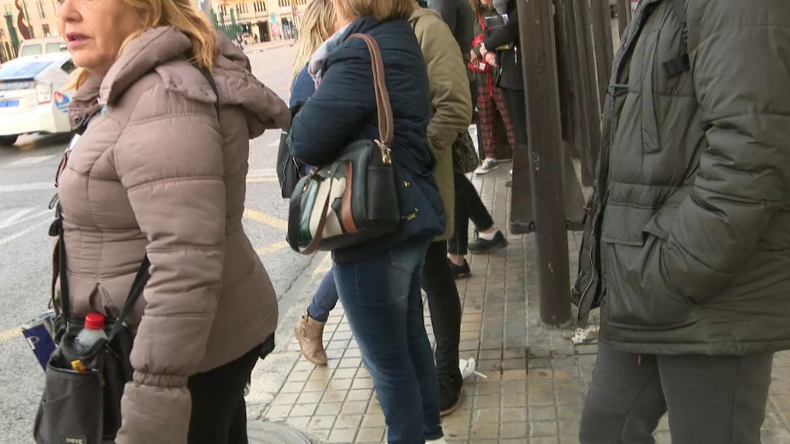 Els treballadors de l'EMT no descarten aturades totals en Falles si no hi ha acord amb l'empresa | À Punt.