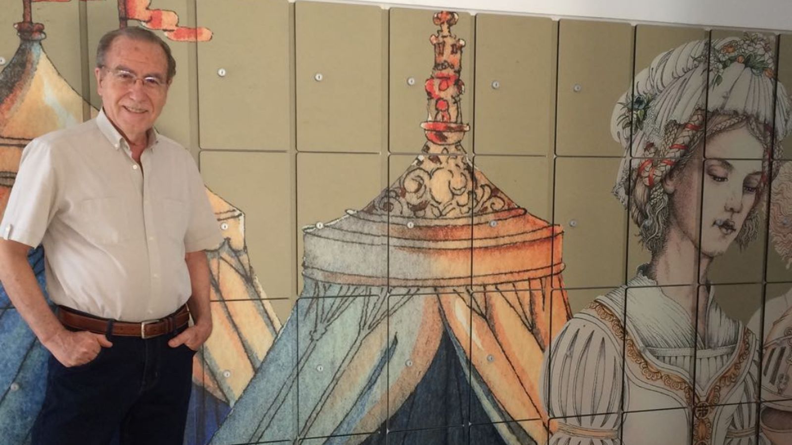 Manuel Boix posa amb les seues il·lustracions