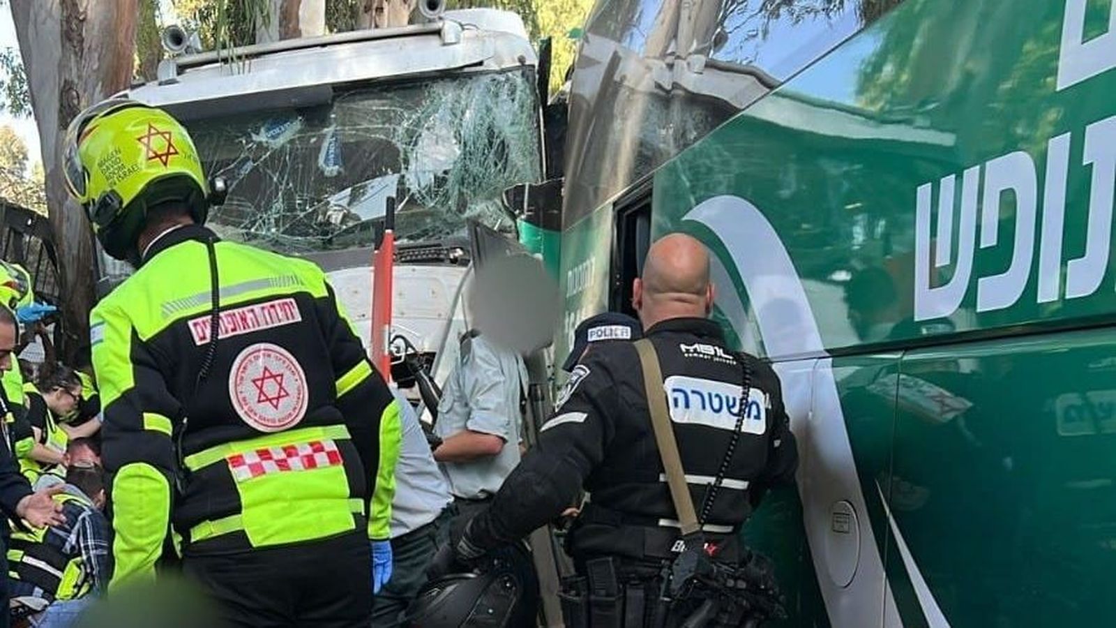 Els serveis d'emergències actuen a la zona de l'envestida