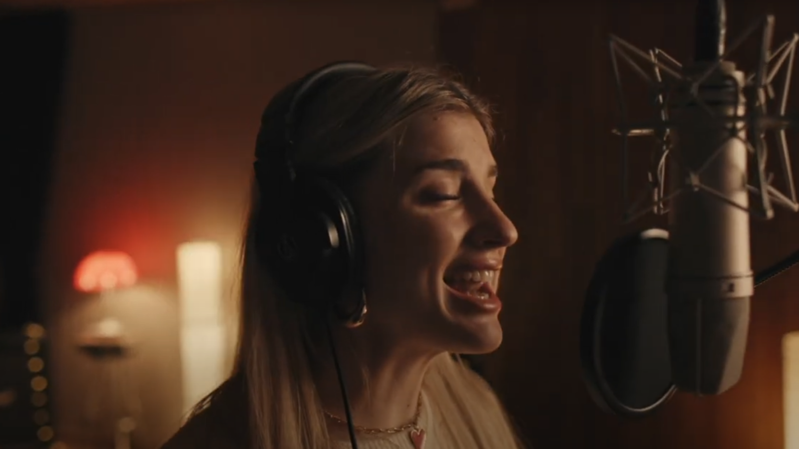 Samantha Gilabert durant la gravació de 'Lodo'