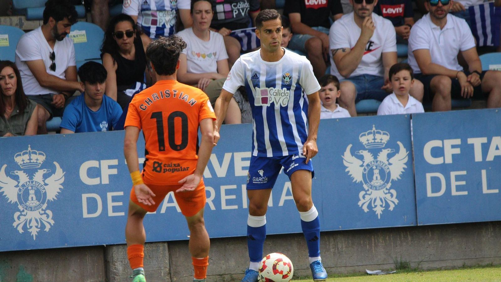 Imatge del partit entre el Talavera i el Torrent