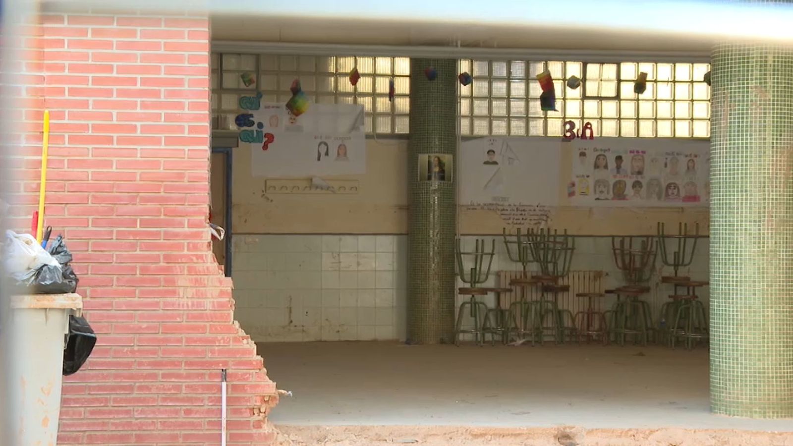 Una de les aules del centre 25 d'abril d'Alfafar, on encara no s'ha pogut reprendre l'activitat lectiva