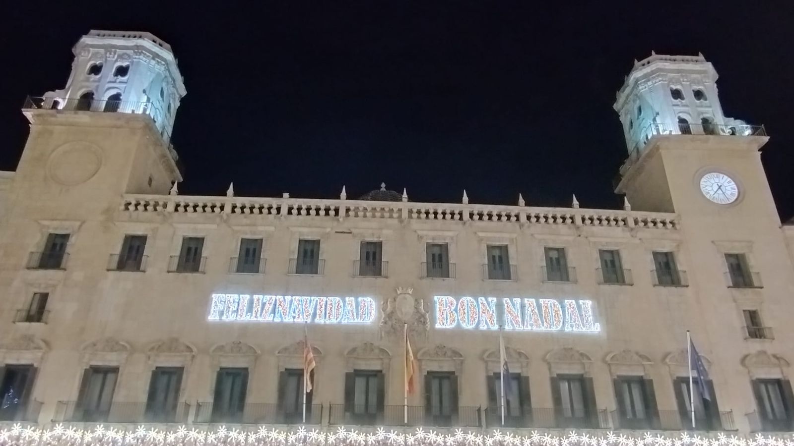 Façana de l'Ajuntament d'Alacant, aquest divendres