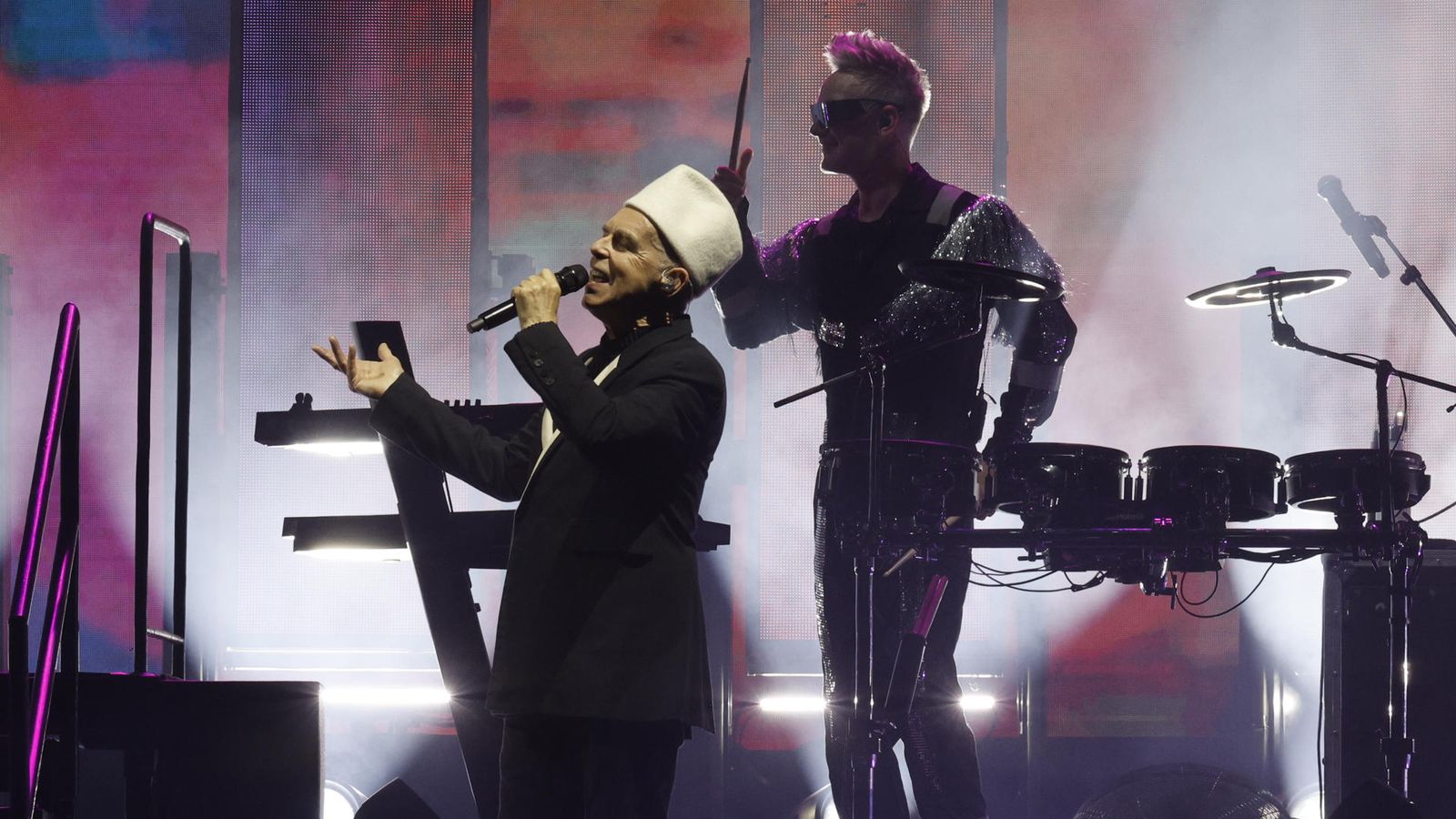 Pet Shop Boys actua davant 10.000 persones al Roig Arena de València