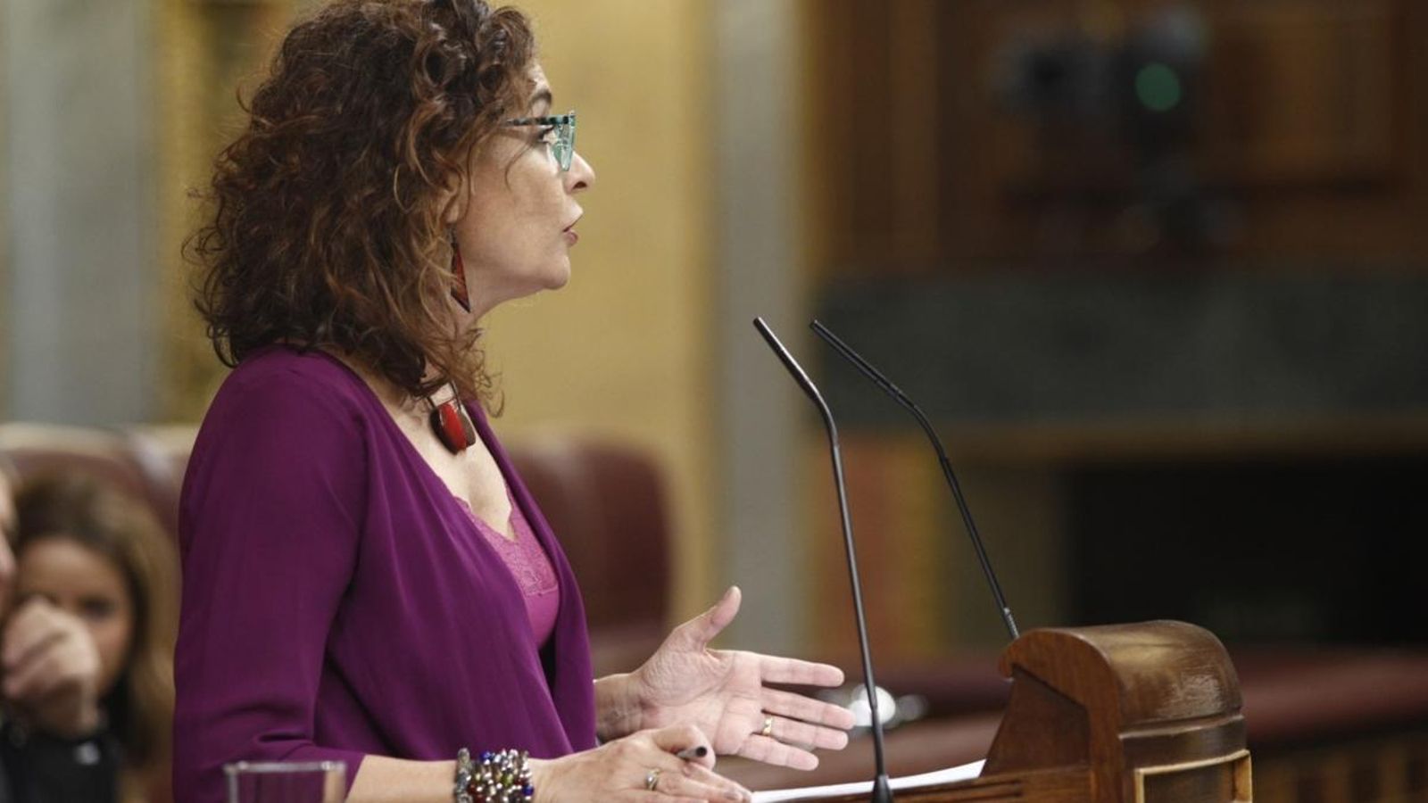 Representants empresarials i sindicals es reuneixen amb la ministra Montero a València