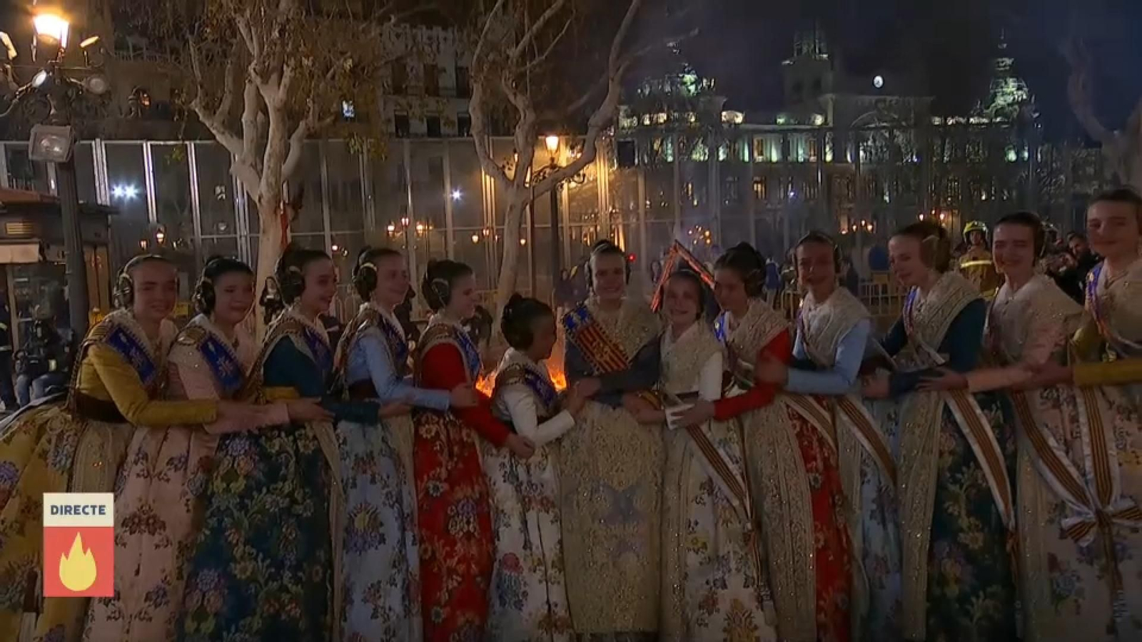 Falleres menudes abraçades