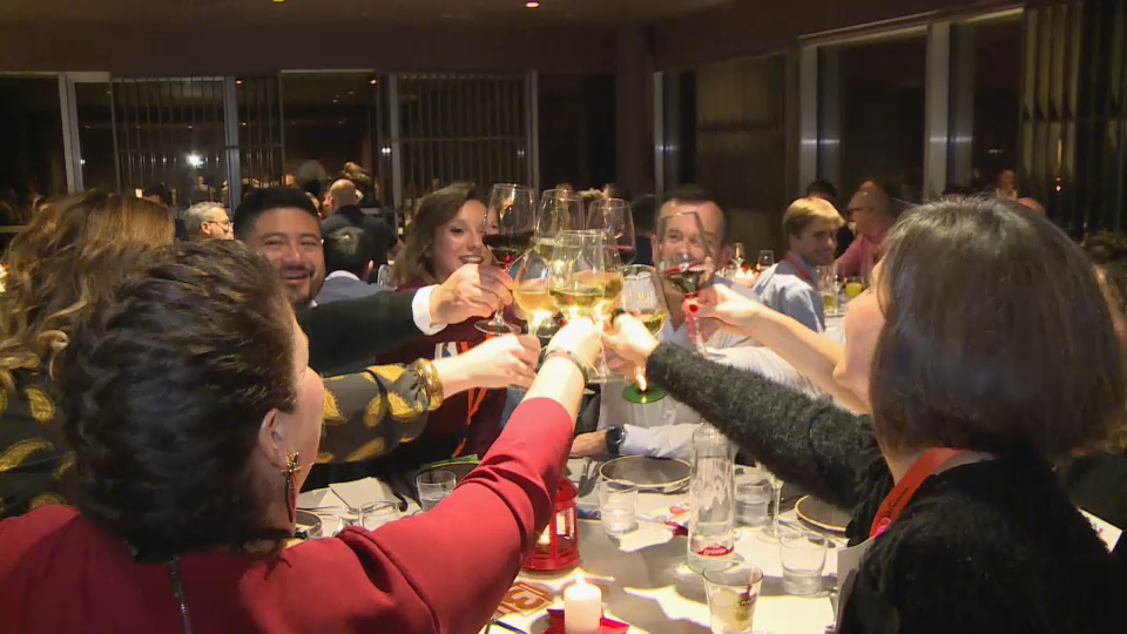 Companys d'empresa celebren els Nadals