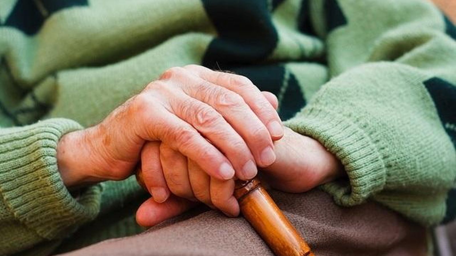 Persona gran en una residència
