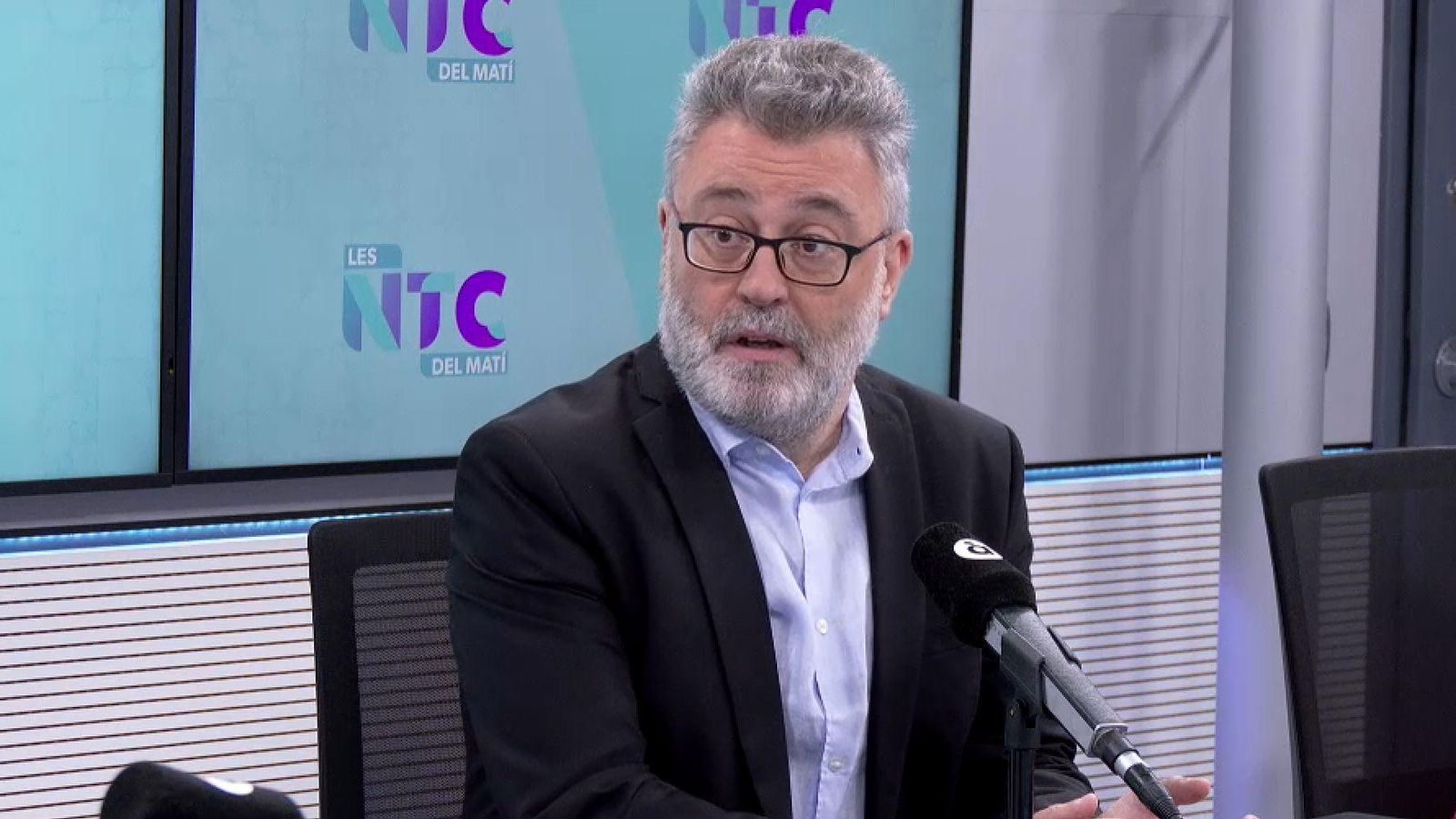 Guillot, director de la Mostra de València, en la intervenció en 'Les notícies del matí'