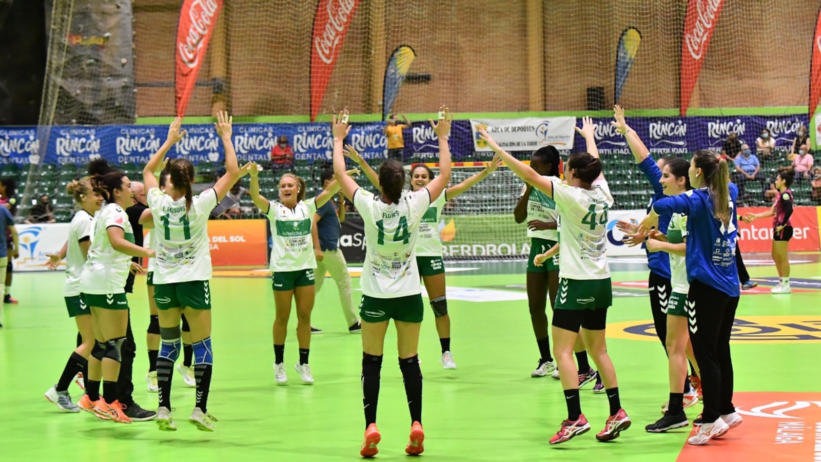 Les il·licitanes guanyen amb autoritat