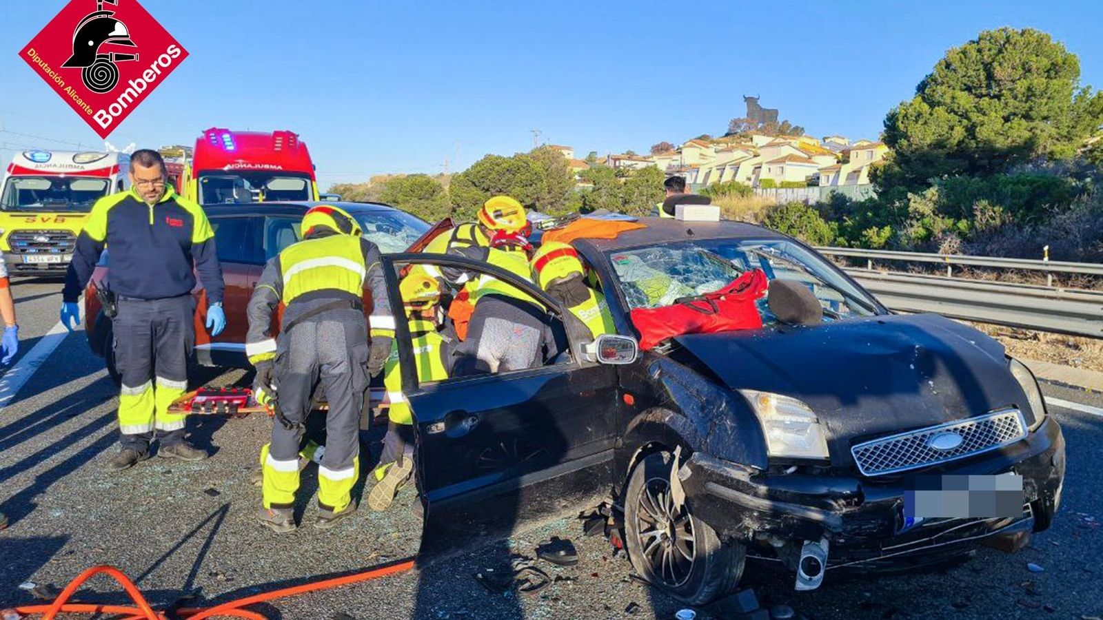 Efectius dels bombers al lloc de l'accident, este diumenge