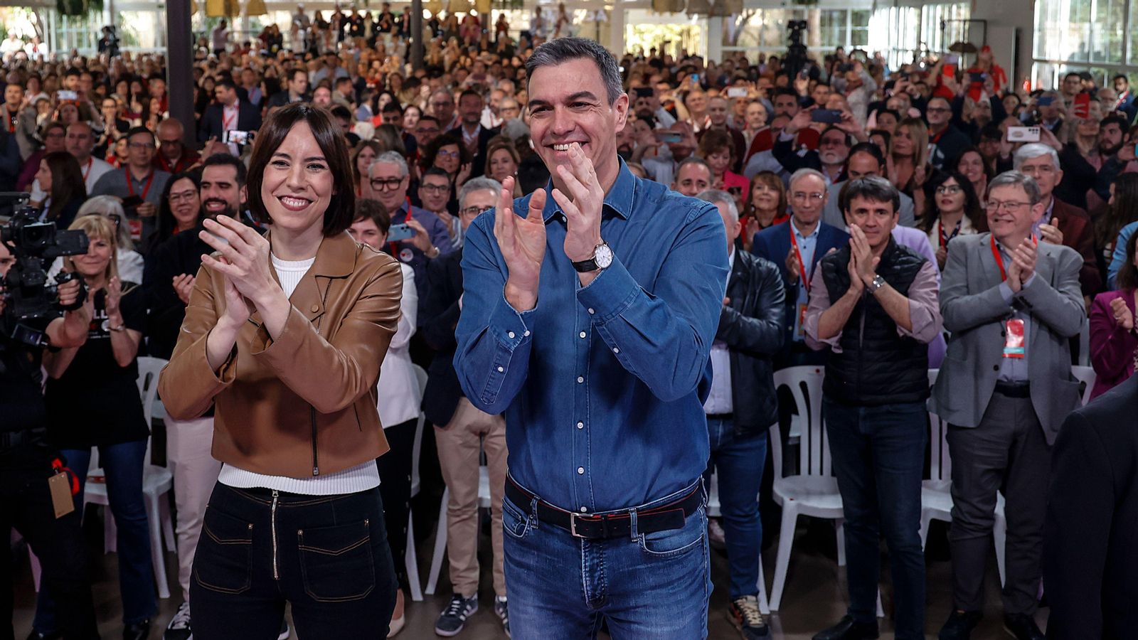 El secretari general dels socialistes, Pedro Sánchez, amb la líder dels socialistes valencians en el congrés de Benicàssim de l'any passat