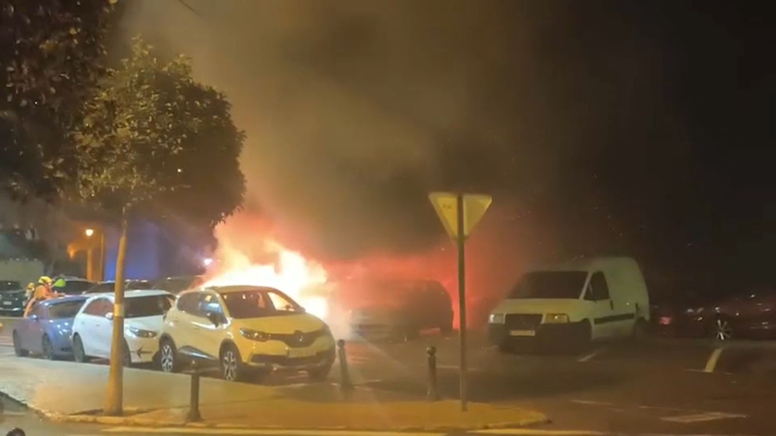 Incendi de cotxes a Alcoi