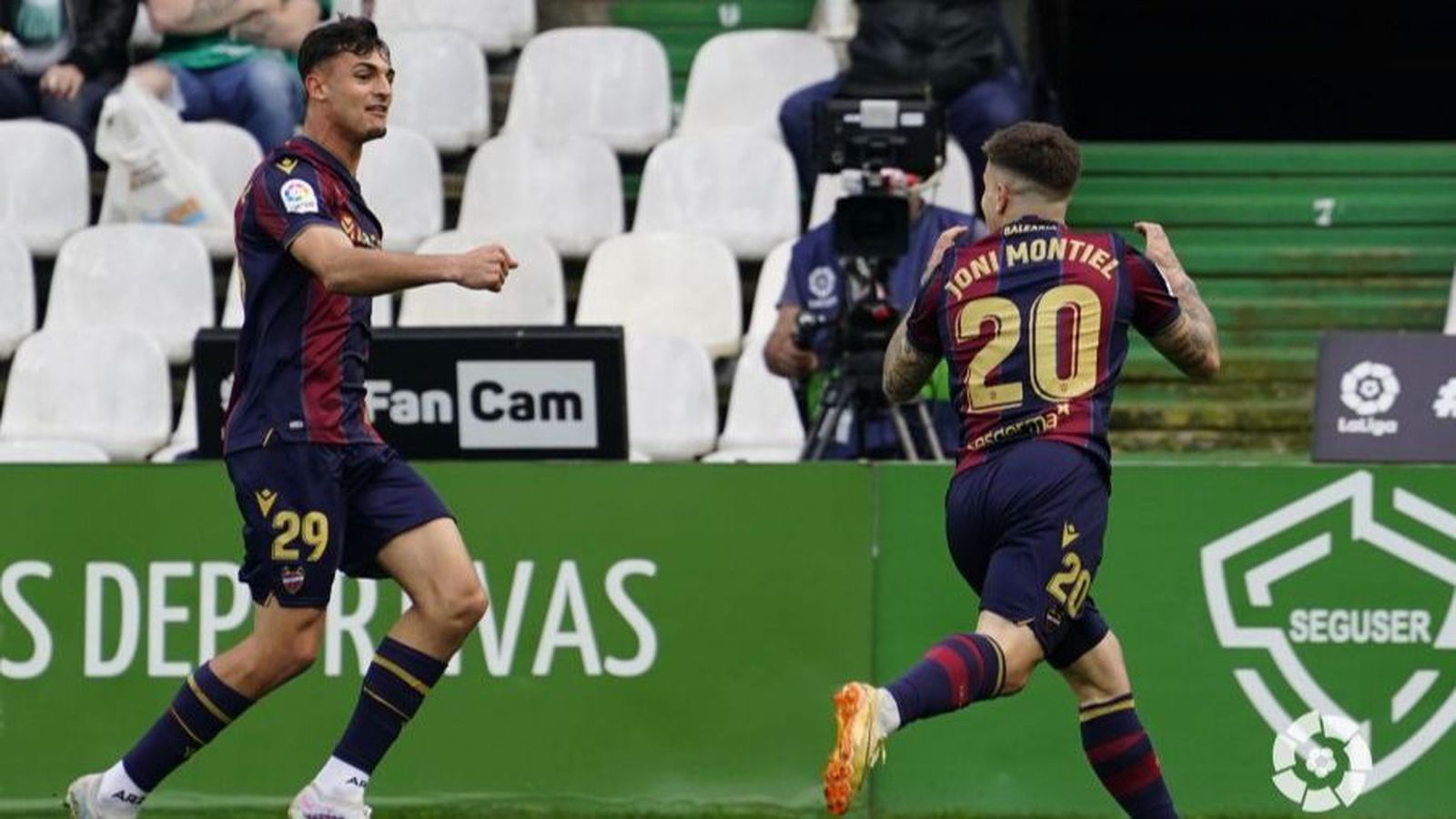 Montiel celebra el gol