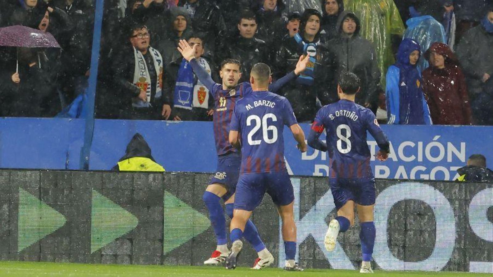 Els jugador del CD Eldense celebren un dels gols