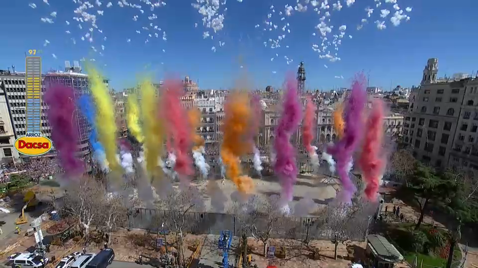 La mascletà colorida de 12 març a càrrec de Pirotecnia Crespo d’Alzira Mascletà 12 març colors ok