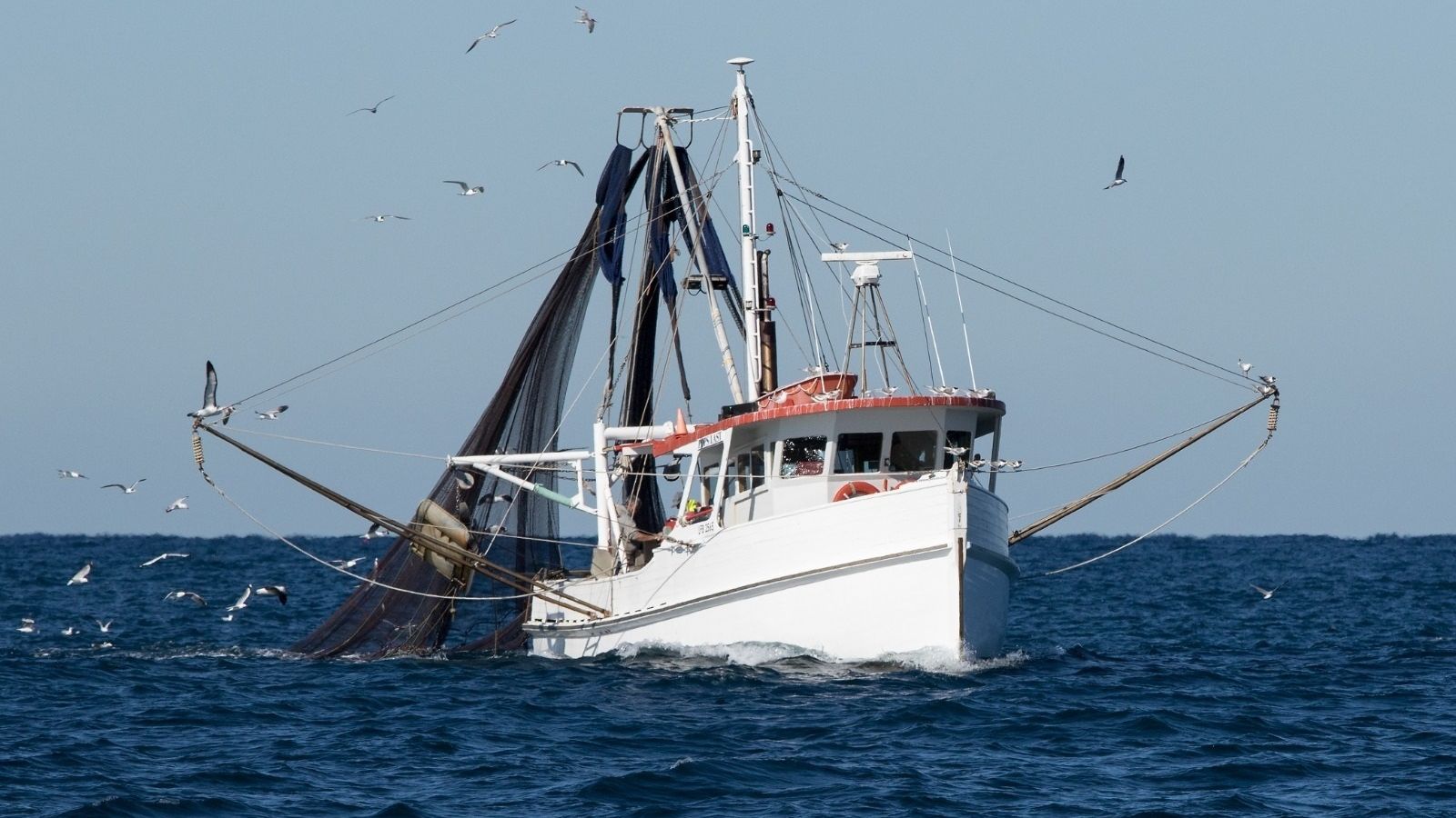 Vaixell pesquer al Mediterrani