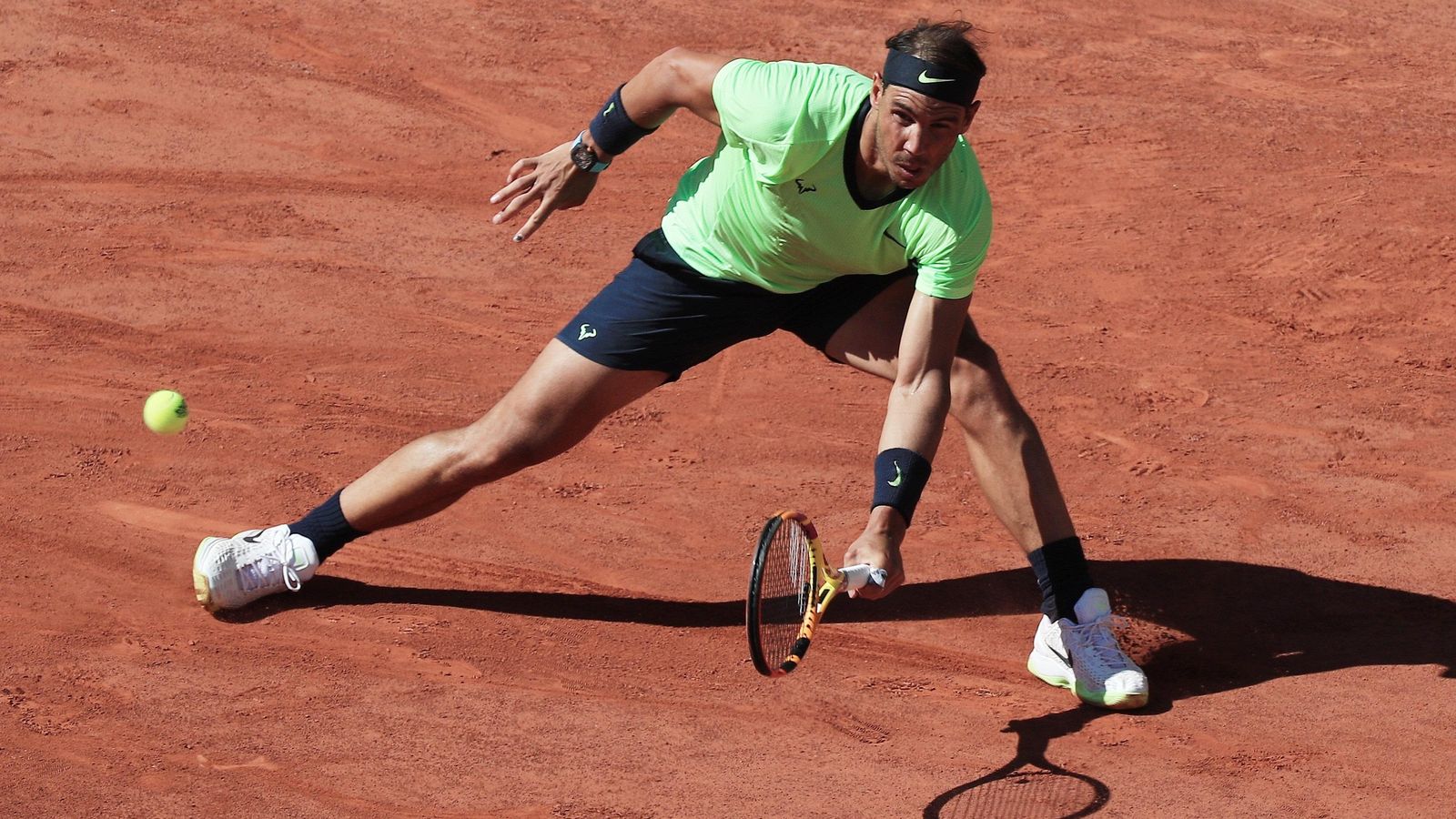 El tenista Rafa Nadal en el seu primer partit d'aquest Rolland Garros