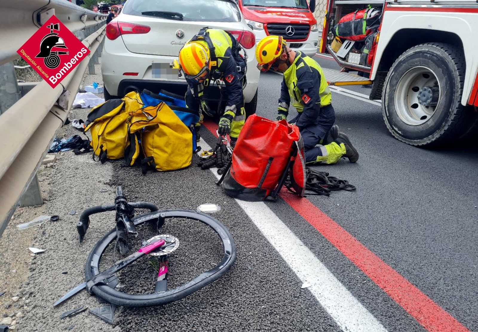Equips d'emergències mobilitzats al lloc de l'accident