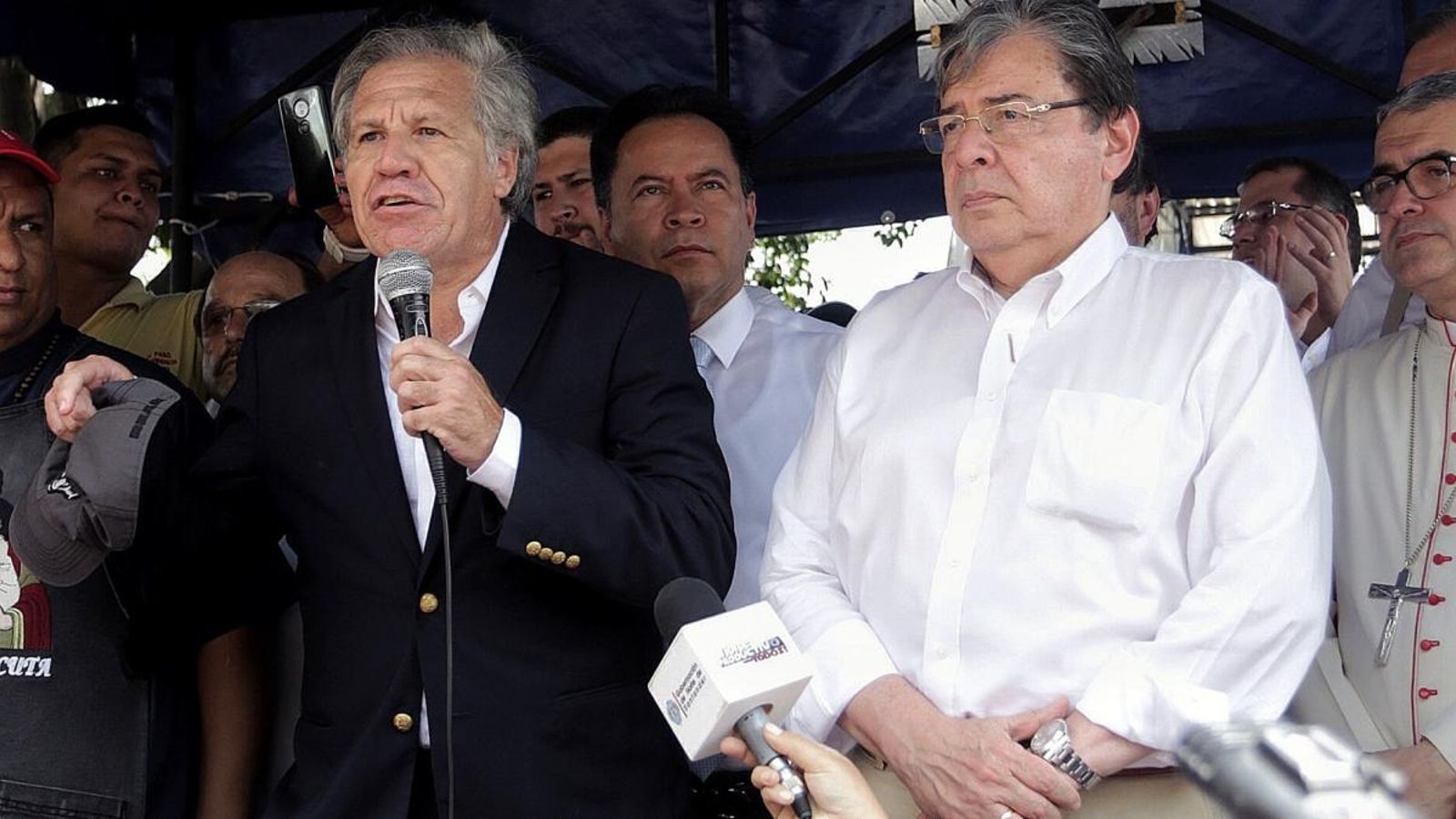 Luis Almagro i Carlos Holmes Trujillo durant la roda de premsa