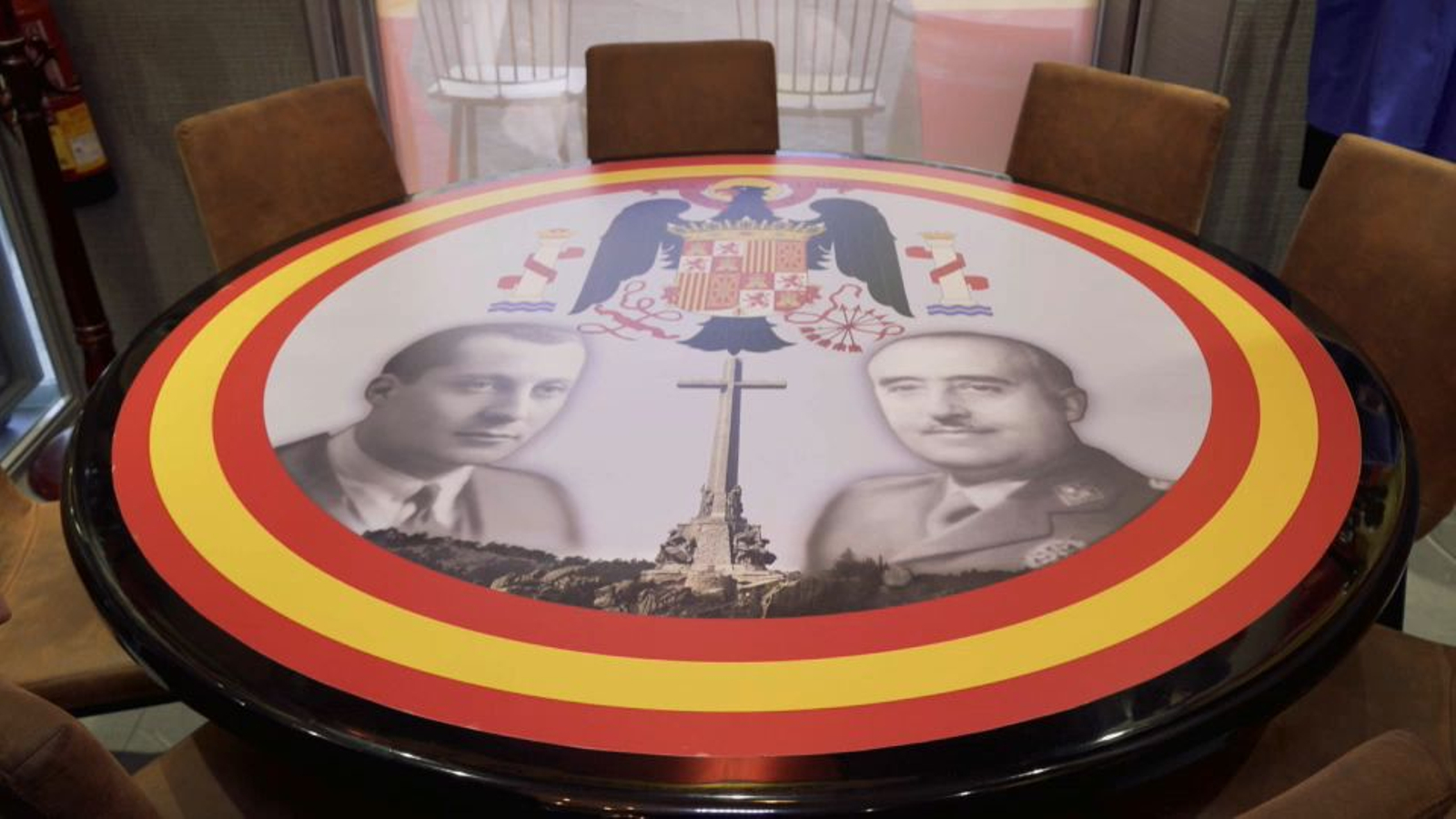 Una de les taules del bar