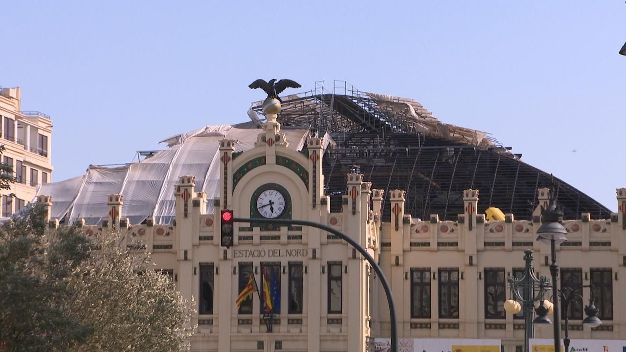 Retiren la coberta de l’estació del Nord de València