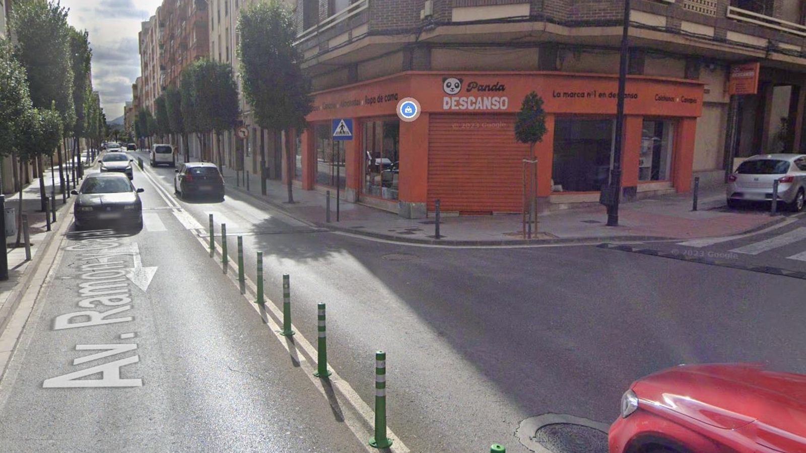 Pas de zebra de l'avinguda de Ramón y Cajal d'Ontinyent on han ocorregut els fets