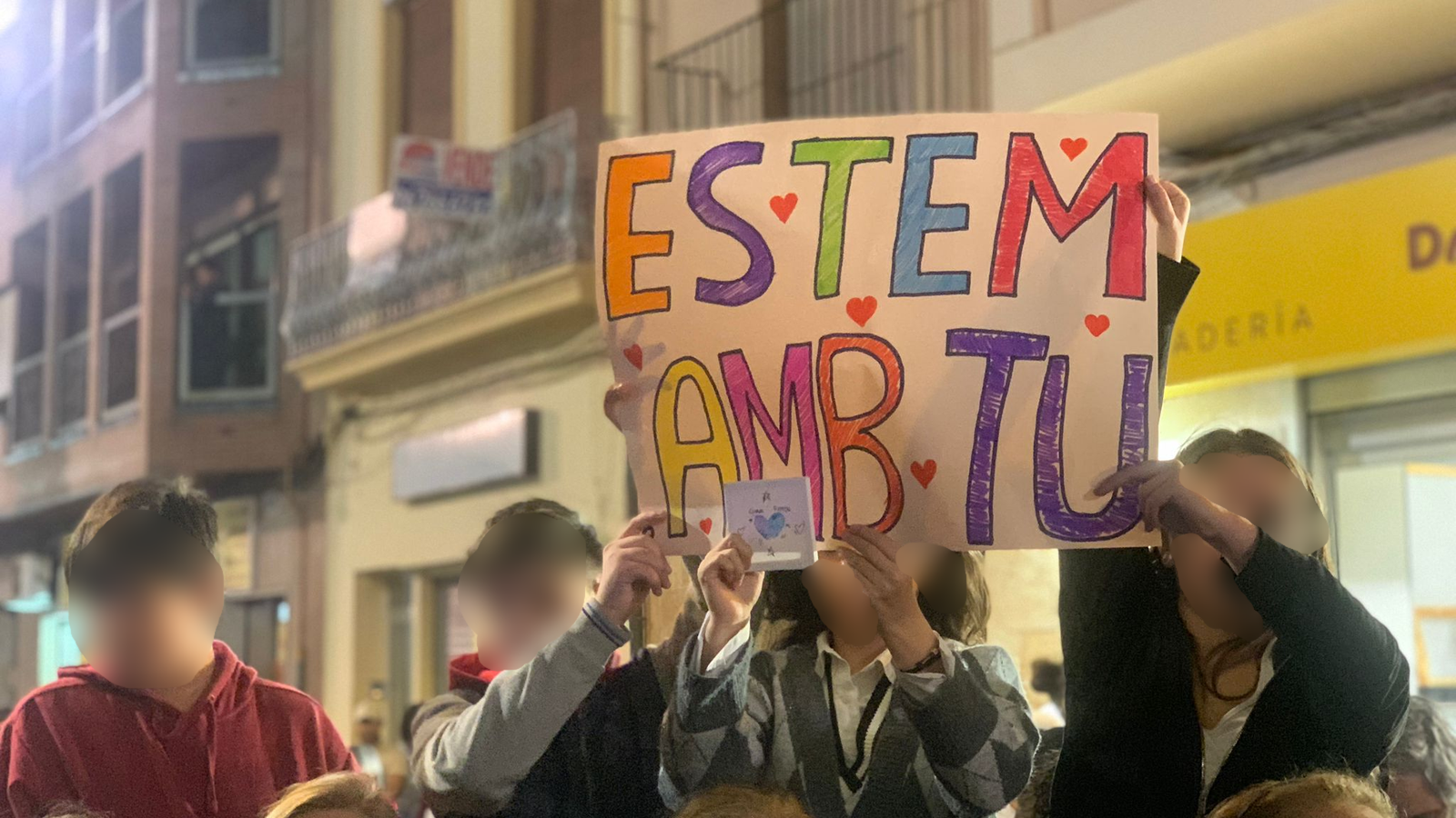 Concentració a Sagunt en record de la dona assassinada