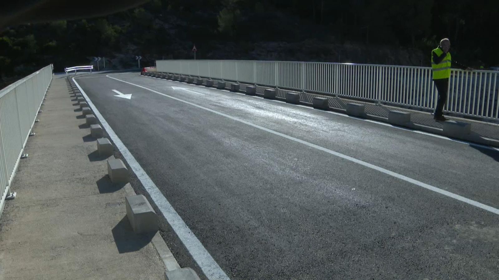 El pont sobre el Murtal s'ha reobert al trànsit, després de reconstruir-lo, quasi tretze mesos després de la dana